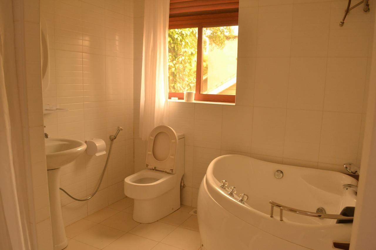 The Palms Beach Hotel And Restaurant Limited Entebbe Zewnętrze zdjęcie