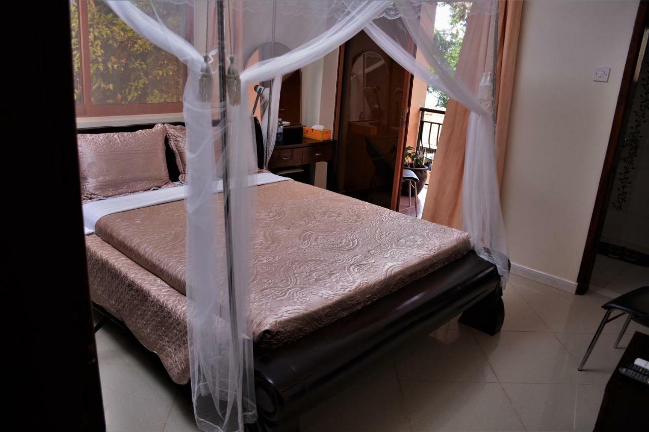 The Palms Beach Hotel And Restaurant Limited Entebbe Zewnętrze zdjęcie